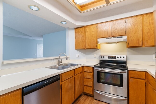 Building Photo - 5220 Village Trace