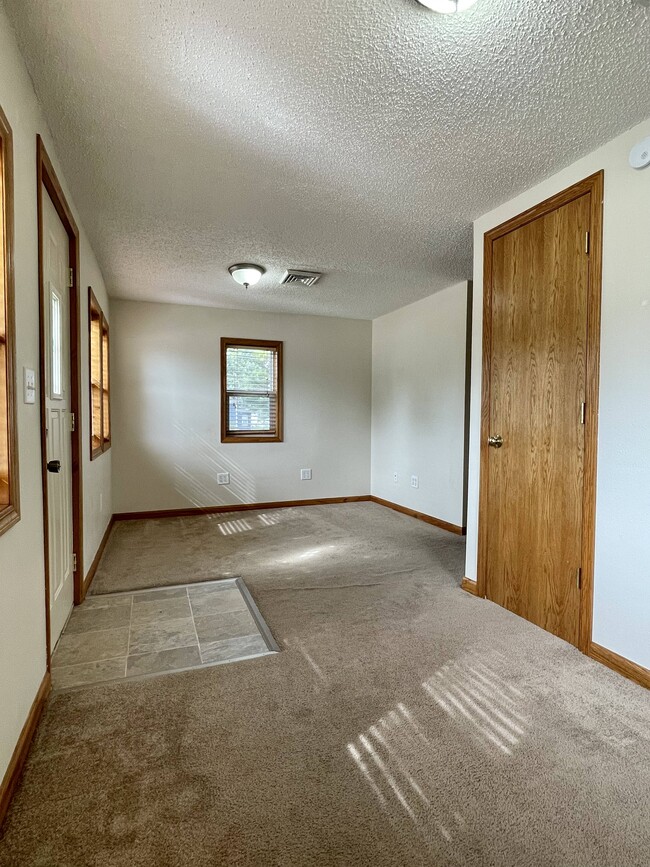 Building Photo - 105 7th St SW