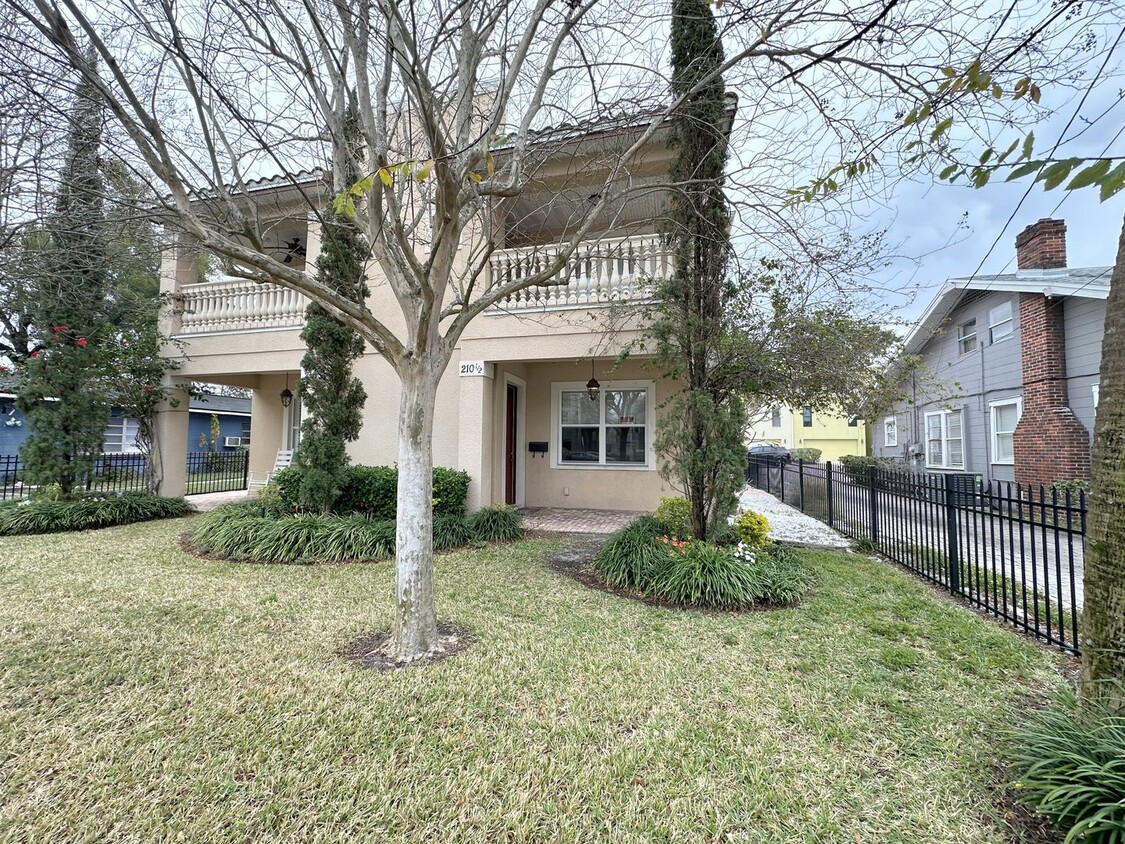 Primary Photo - Spacious 2 story 2BR/2.5BA two story in th...