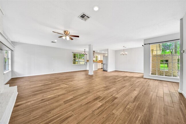 Building Photo - 259 Spring Pines Dr