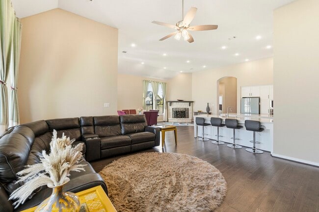 Building Photo - 2239 Plum Creek Dr