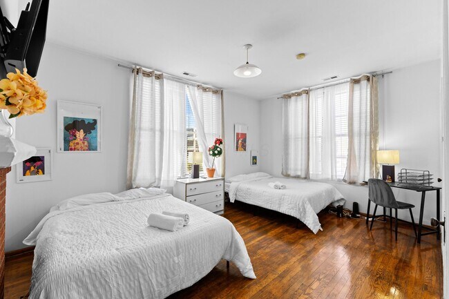 Foto del edificio - 854 N High St