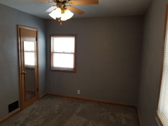 Foto del edificio - 3 Bedroom, 1 bath Home Near Norfolk Sr High