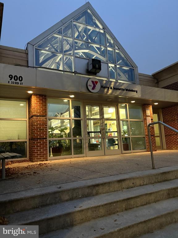 Foto del edificio - 824 E 33rd St