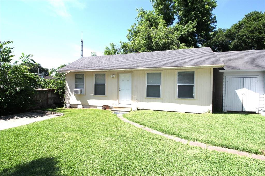 609 Abell St S, Wharton, TX 77488 House Rental in Wharton, TX