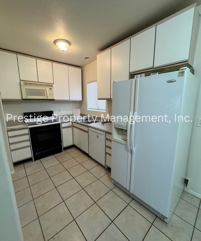 Building Photo - 4bd 2ba located in central Tucson!!!