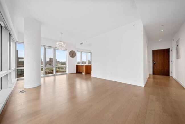 Foto del edificio - 75 Park Ln S