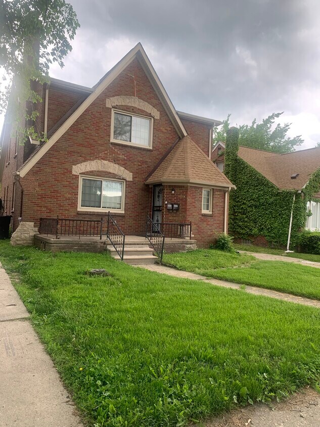 Front Exterior - 6012 Whittier