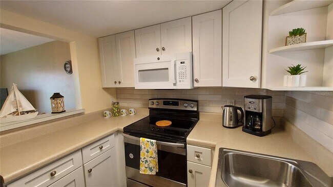 Foto del edificio - 5154 Turquoise Ln