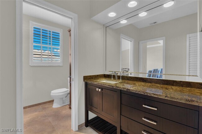 Foto del edificio - 2000 Royal Marco Way