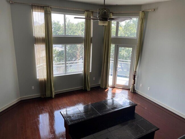 Foto del edificio - 3311 Yupon St