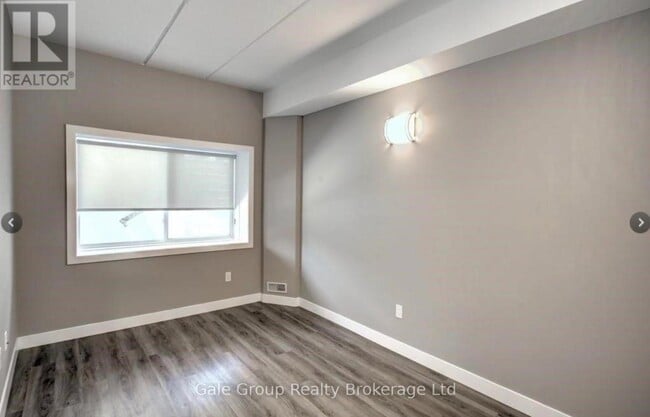 Building Photo - 439 Athlone Ave