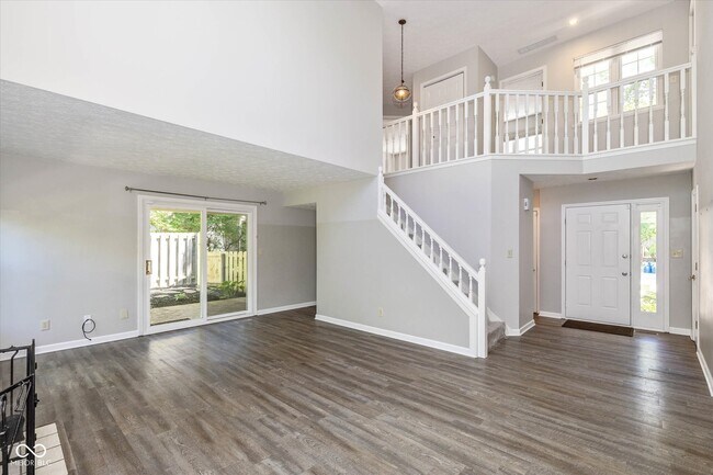 Foto del edificio - 10838 Geist Woods Ln