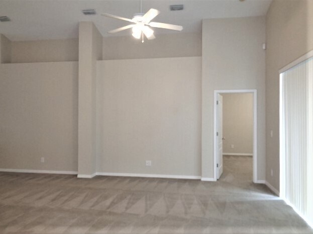 Foto del edificio - 8003 Moccasin Trail Dr