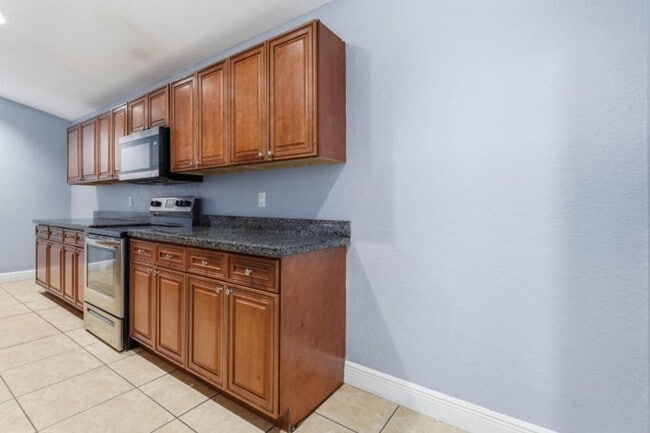 Photo - 1029 Staghorn St House