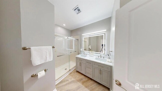 Foto del edificio - 6403 Fernandez Ct