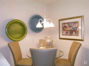 A2 Dining - Legacy Oaks Apartments