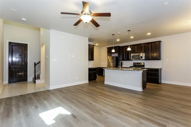 Foto del edificio - 1007 Brook Forest Ln