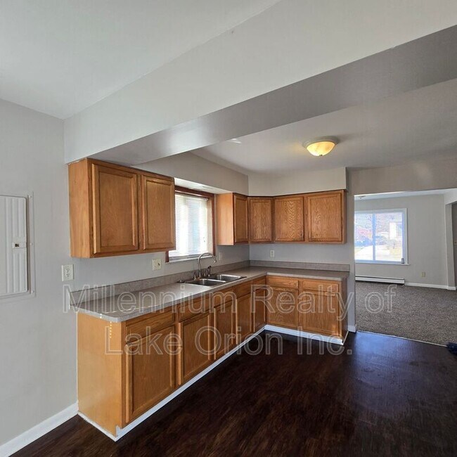 Foto del edificio - 644 E Meyers Ave