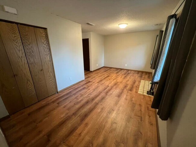 Foto del edificio - 1409 Farrington St