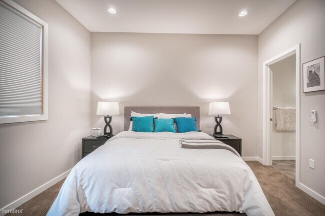 Foto del edificio - 2 br, 2 bath Condo - 3600 Central Ave SE