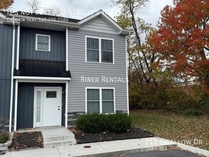 Building Photo - 211 Swallow Dr Building Photo - 211 Swallow Dr