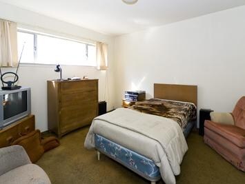 Otro - 675 Cole St