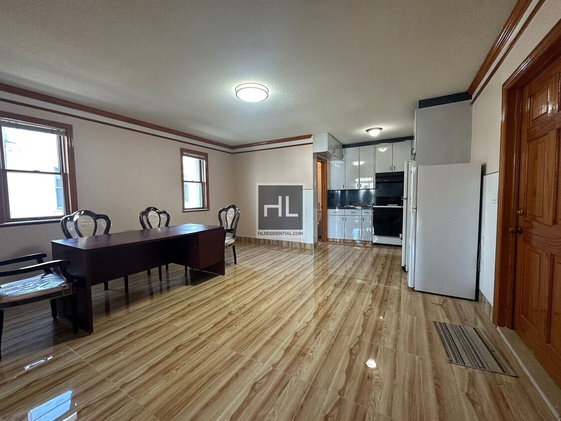 Primary Photo - Expansive 2 Bedroom Apartment* All Utiliti...