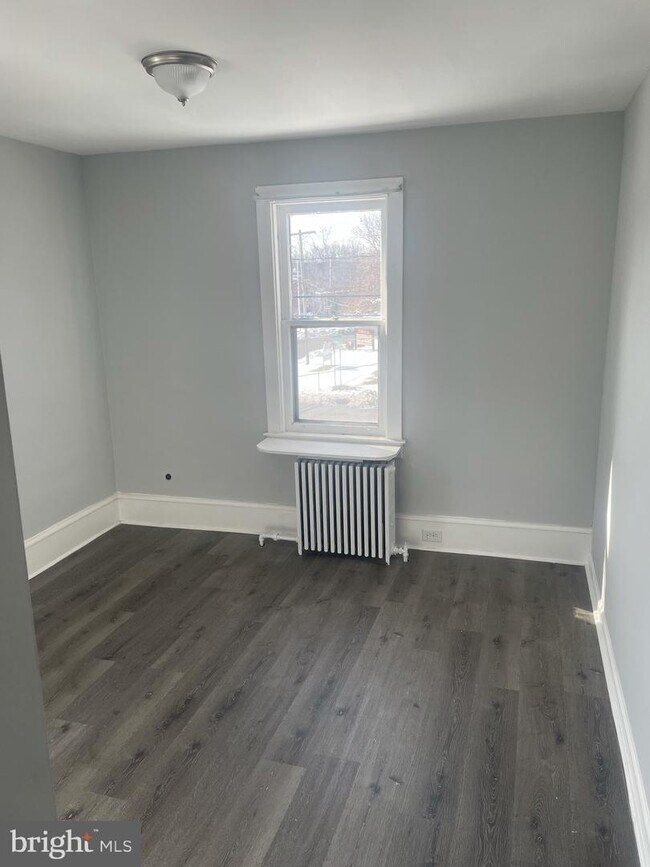 517 White Horse Pike, Haddon Heights, NJ 08035 Room for Rent in