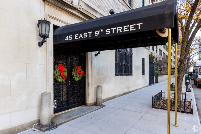 Building Photo - 45 E 9th St