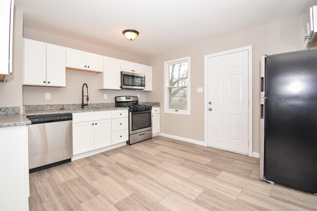 Building Photo - 209 E Evesham Rd