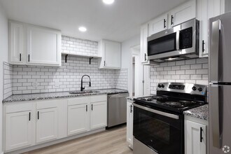Building Photo - Flats at 2875