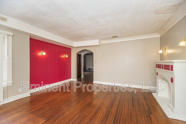 Building Photo - 8226 South Marshfield Avenue - 2