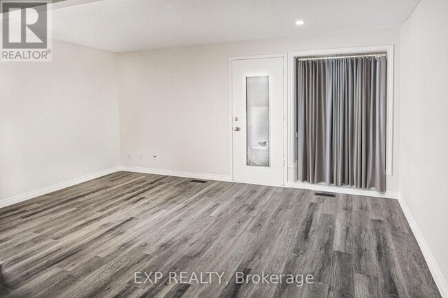 Building Photo - 3344 Uplands Dr