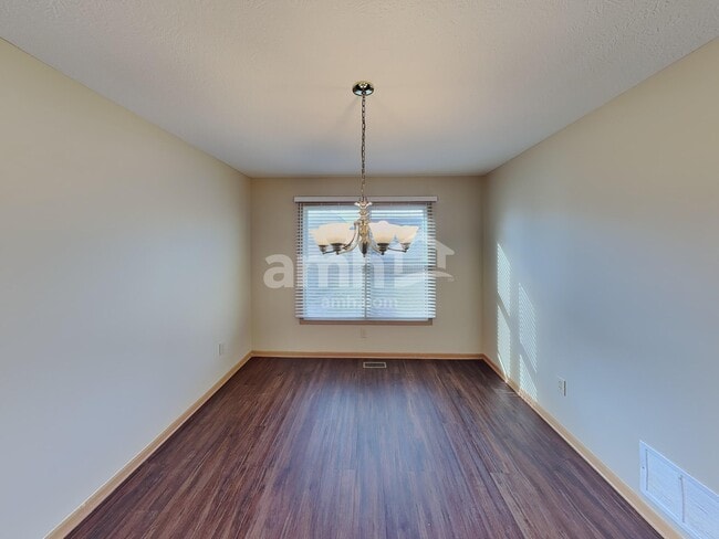 Building Photo - 395 Belfair Dr