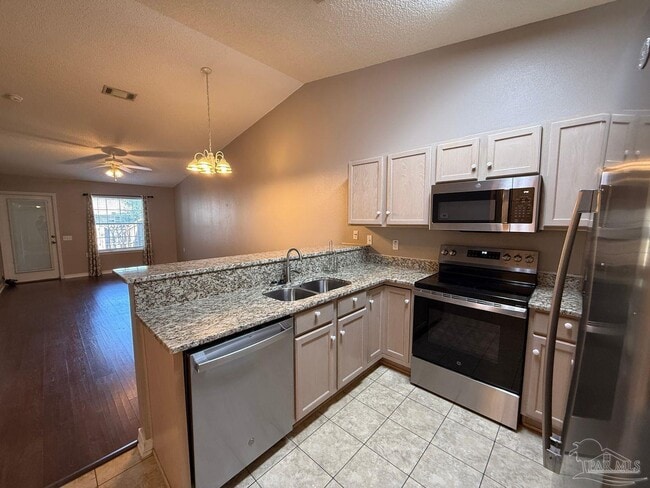 Foto del edificio - 2511 Trailwood Dr