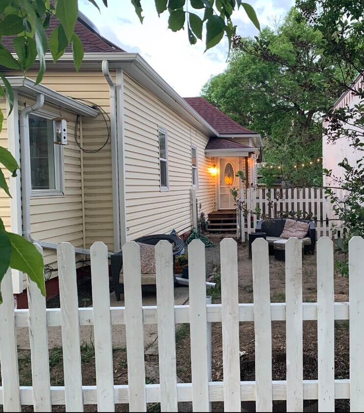 Primary Photo - 115 N Walnut St