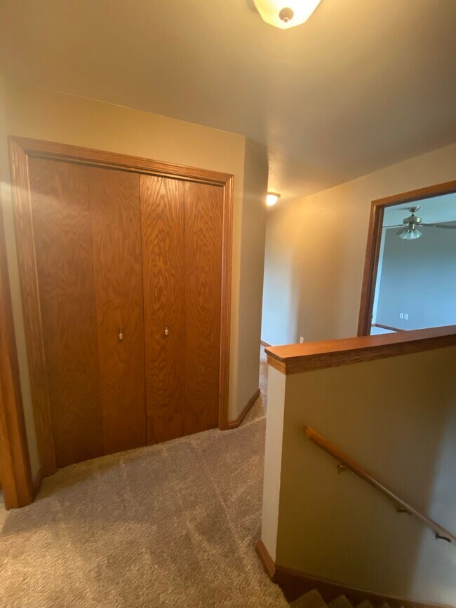 Foto del edificio - 1265 Crown Ct