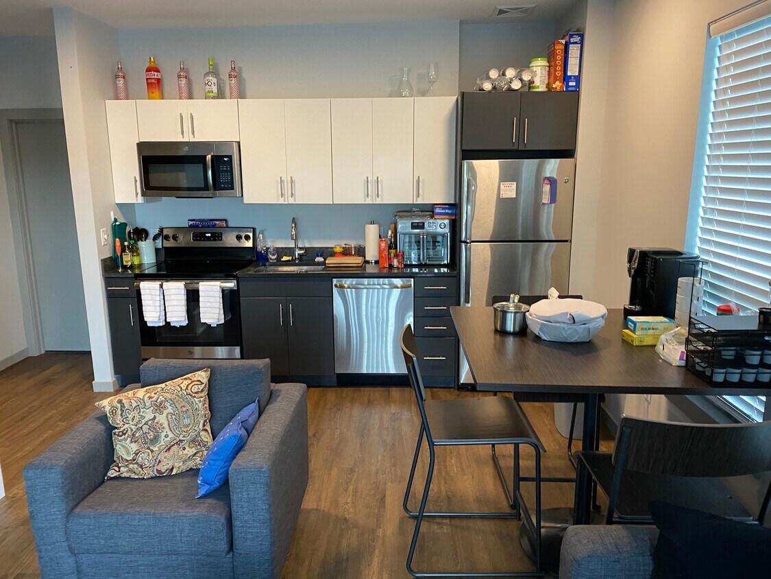 kitchen area (top left of the layout) - 919 E Genesee St
