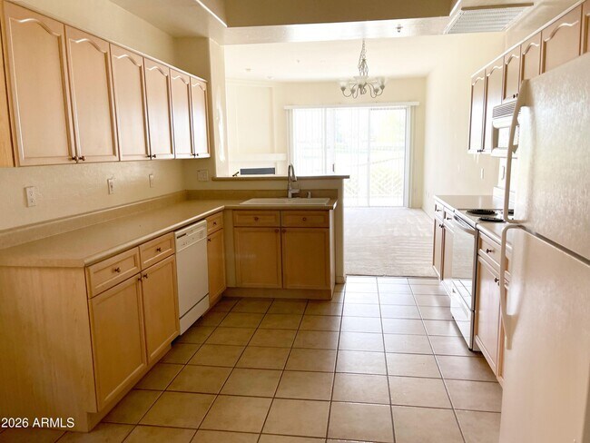 Building Photo - 3800 S Cantabria Cir