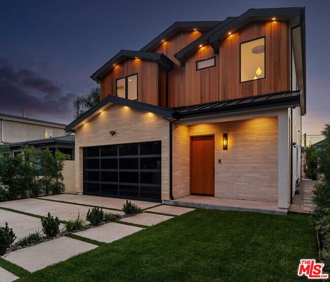 Foto del edificio - 3517 Redwood Ave