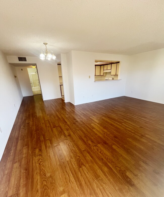 Building Photo - 503 S Adams St