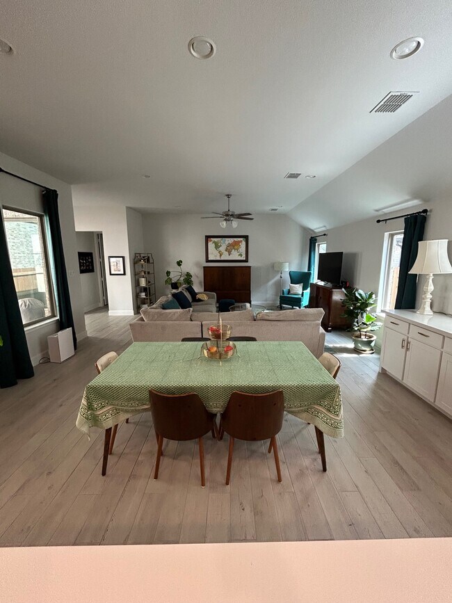 Foto del edificio - 4119 Hudson St