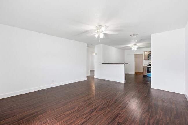 Building Photo - 970 Kenbar St