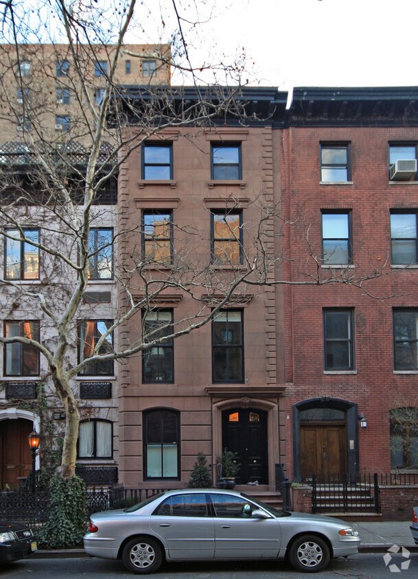 Foto del edificio - 211 W 22nd St