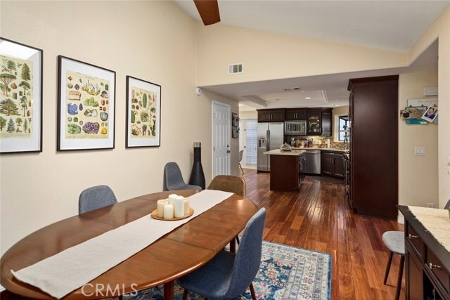 Building Photo - 25 Birdsong