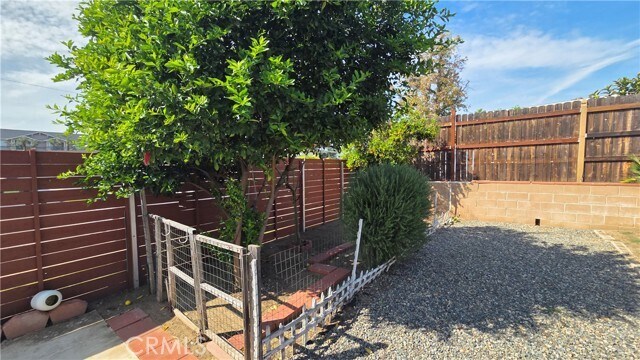 Foto del edificio - 1917 E Idahome St