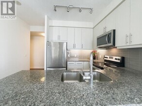 Building Photo - 3975-3975 Grand Park Dr