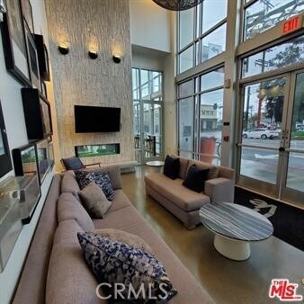Foto del edificio - 11405 Chandler Blvd