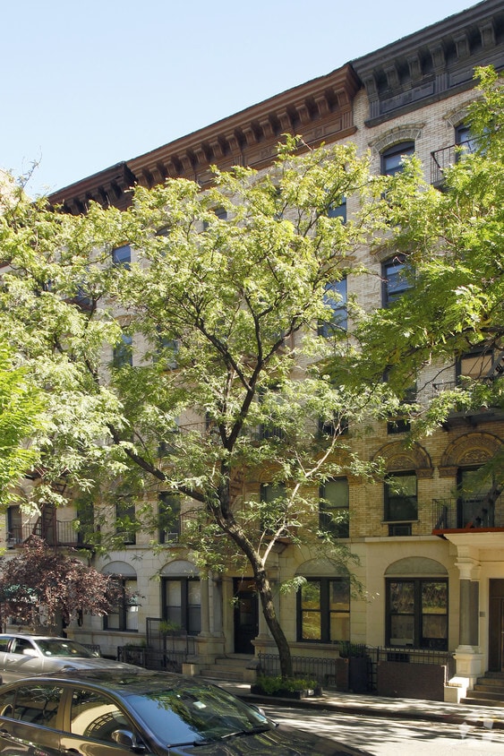 Building Photo - 145 E 30th St